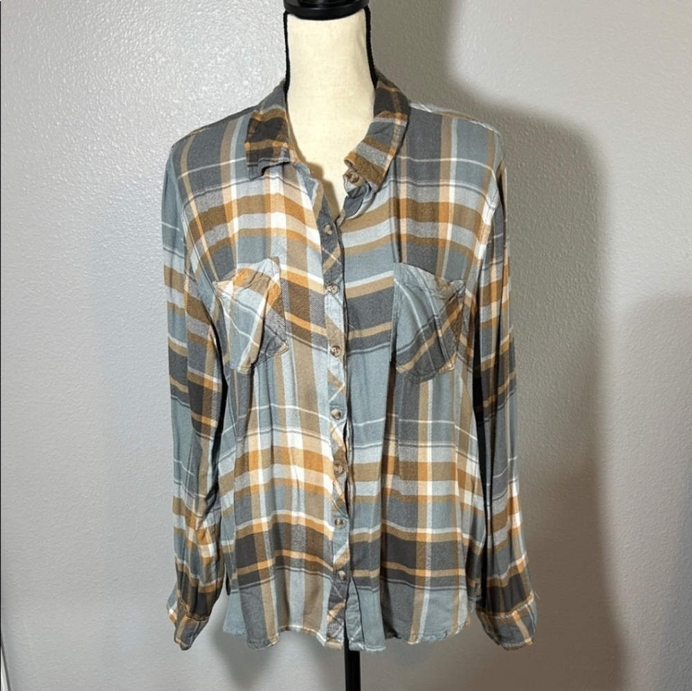 Maurices Gray and Tan Plaid Shirt Xl